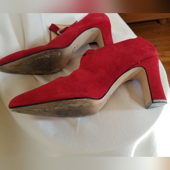 NINE WEST Vintage Red Suede Heels - Picture 6 of 6
